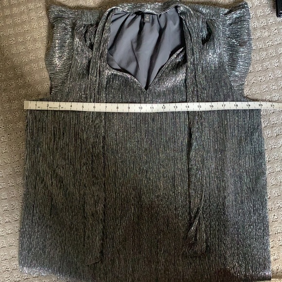 Banana Republic Metallic Flutter Sleeve Blouse, Size Medium PETITE. - Picture 7 of 9